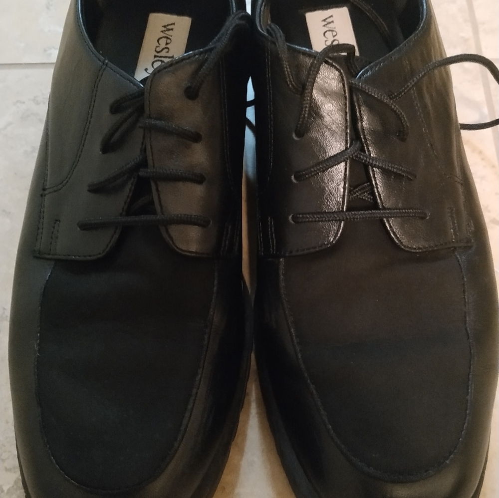 Black shoes like new